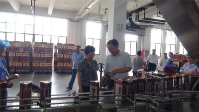 匠心之作，純糧彩山酒