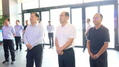 畢黎明到金彩山酒業(yè)調研