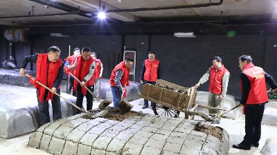 最新私人定制封窖池活動現(xiàn)場